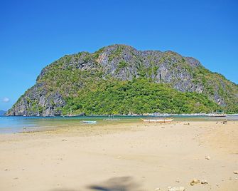 Last Frontier Beach Resort - Adults Only - El Nido - Pantai