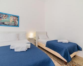 Le 4 Perle Apartments - Avola - Bedroom