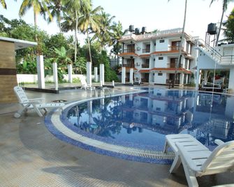 Nikhil Residence - Varkala - Bể bơi