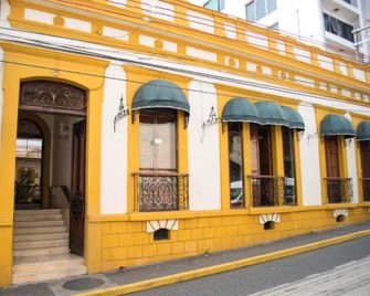 OYO Hotel Real De Cortes - Xalapa-Enriquez - Edificio