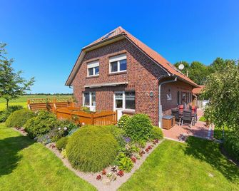 Vacation apartment Westhörn - Holiday apartments on the Eschen vacation farm in Moorweg - Holtgast - Gebouw