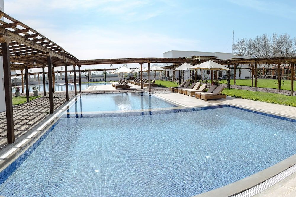 هوتل فيناس كويرولو - إيكا - حوض السباحة