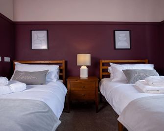 Elegant 3BD Georgian Retreat in Perth City Centre - Perth - Bedroom