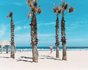 WOM Beach Pod Hotel - a member of Brown Hotels - Tel Aviv - Strand