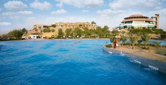 Dreamworld Resort, Hotel & Golf Course - Karachi - Zwembad