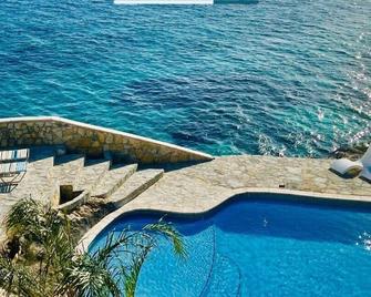 The Point House, Oceanfront, Private Pool, 5 Ocean View Bedrooms - Port Howe - Piscina