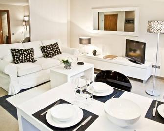 Up Suites Bcn - Barcelona - Living room