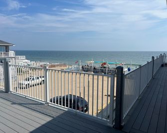 Sandy Shore Motel - Westerly - Balkon
