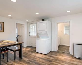 Quiet cottage near the heart of Downtown Franklin, TN - Franklin - Dining room