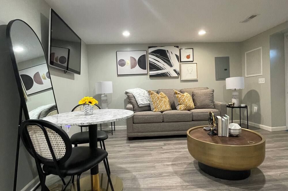 1 Bedroom/1 Full Bath House Apartment