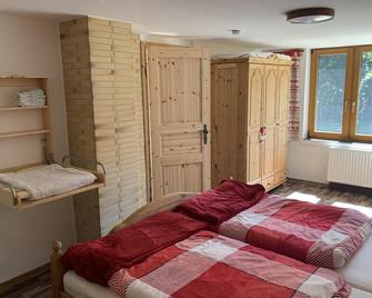 Vacation cottage in a quiet location for nature lovers (4 persons) - Ilmenau - Schlafzimmer