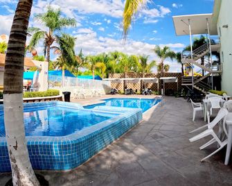 Hotel Splash Inn - Silao - Uima-allas