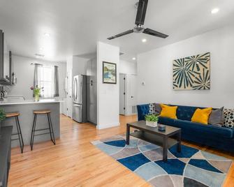Modern Condo with Parking - B - Austin - Living room