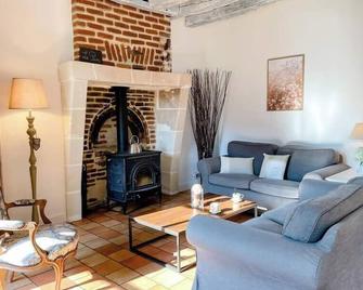 Gites-domainedupin, gîte de la Closerie - Mosnes - Living room