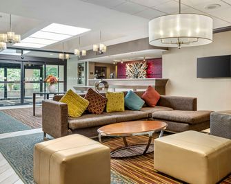 Best Western Plus Kingston Hotel and Conference Center - Kingston - Lounge