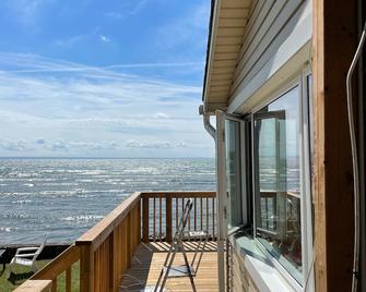 Moonlight Lakefront 1500sqft Luxury Home Summer 2022 Availability still - Fort Erie - Balcony