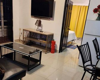 Don Henri Apartment 1 Georgetown Guyana - Georgetown - Living room