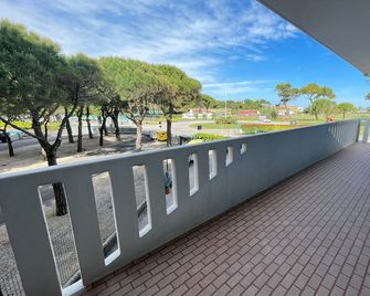Sleep by the sea-Beahost - Caorle - Balcony