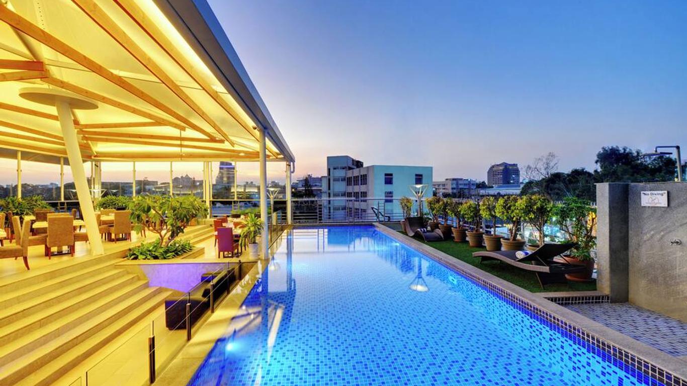 Iris The Business Hotel