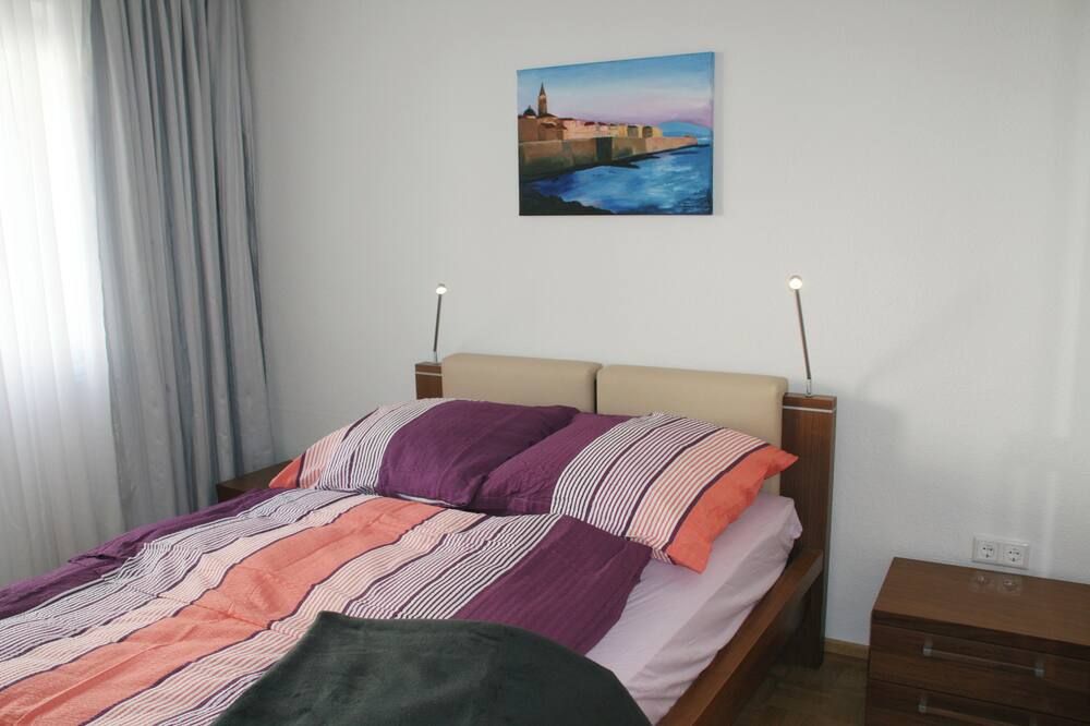 Cozy 2-room apartment between main station and Aalto-Theater with small balcony. Balcony i - אסן - חדר שינה