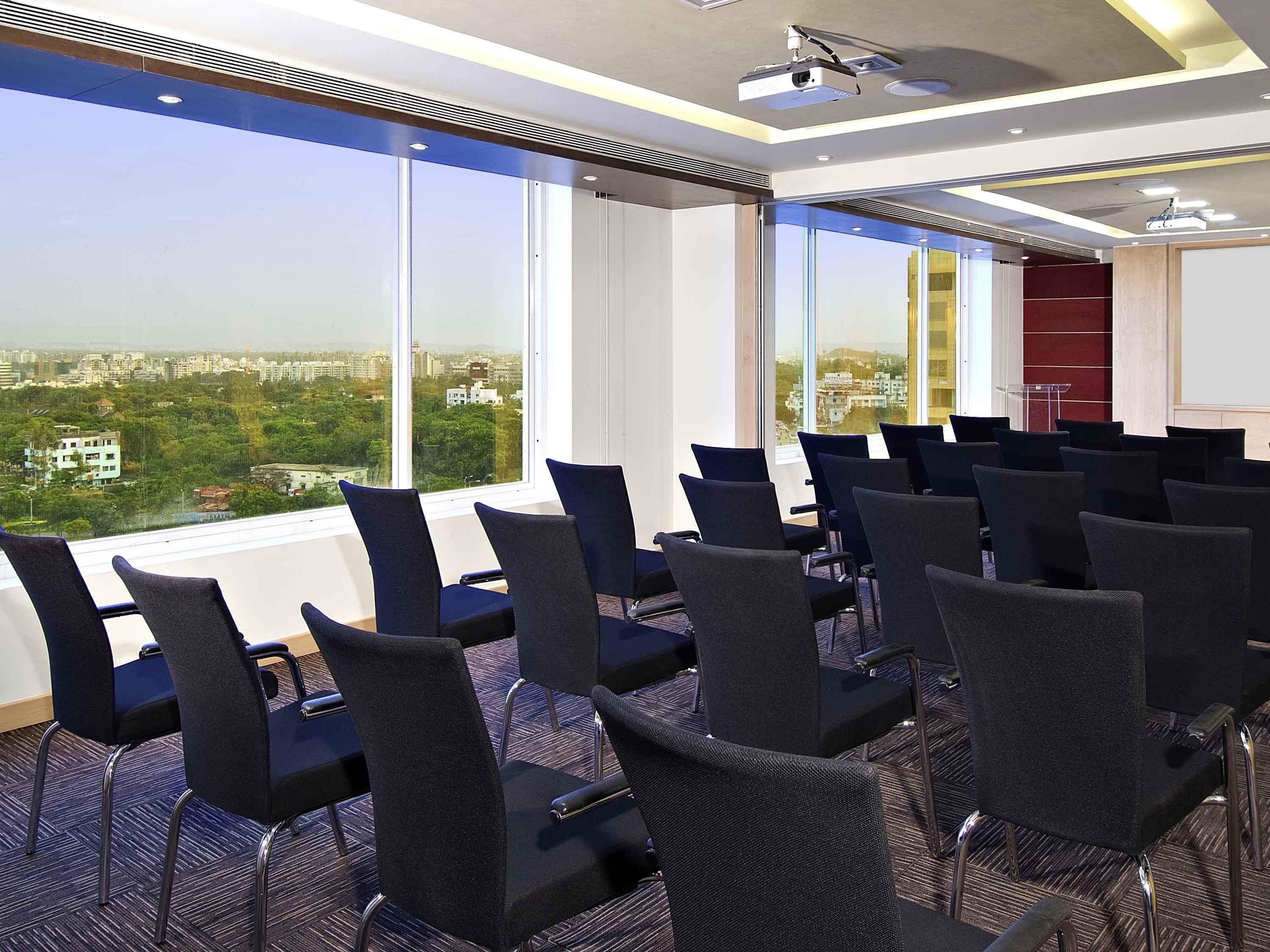 ibis Pune Viman Nagar - פון - חדר ישיבות
