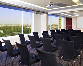 ibis Pune Viman Nagar - פון - חדר ישיבות