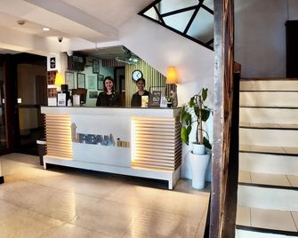 Urban Inn Iloilo - אילוילו סיטי - דלפק קבלה