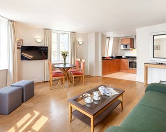 Marlin Apartments London City - Queen Street - Londyn - Pokój dzienny
