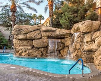 Beautiful Resort Amenities Enjoyed With - Enterprise - Piscina