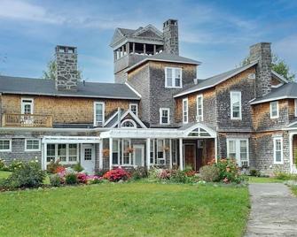 1000 Island Hart House - Wellesley Island - Building