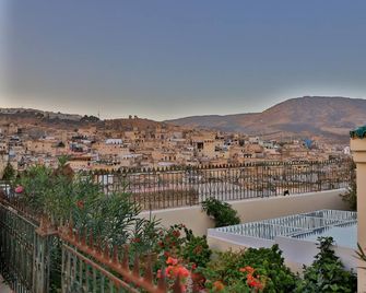 Dar Usham Fes Luxury Guest House - Fes - Varanda