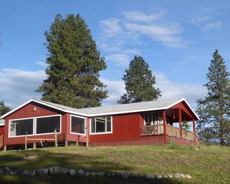 Beautiful ranch and new house in Okanogan Highlands - 15 minutes from Oroville - Oroville - Edificio