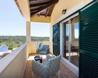 The Sun Hill - Lagos - Varanda