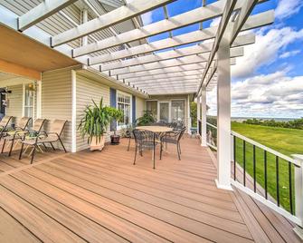Private Waterfront Lake Erie Home With Bbq Patio - Ashtabula - Patio
