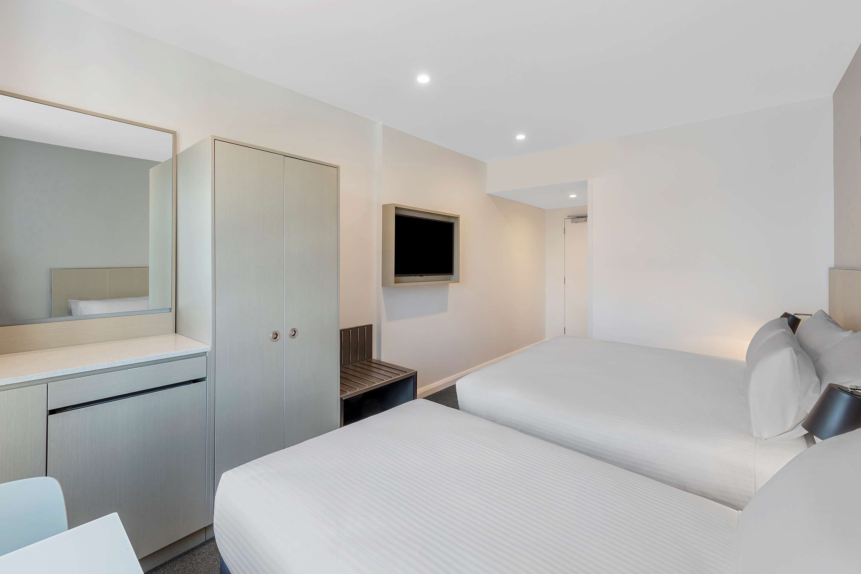 Travelodge Hotel Sydney Airport 75 9 1 Sydney Hotel Deals Reviews Kayak