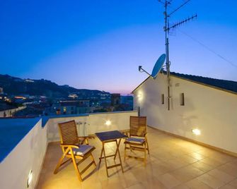 Sorrento Belvedere B&B - Sorrento - Balkong