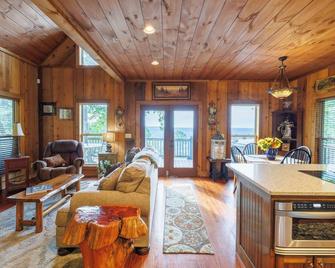 Paradise Found! Mountain & Sunset Views l Wrap Around Porch l Hot Tub - Mentone - Sala de estar