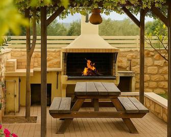 Zircon Gem - Kato Gouves Garden Oasis - Gouves - Patio