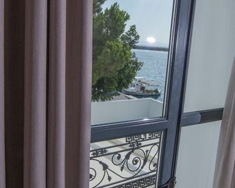 Panellinion Luxury Rooms - Kalamata