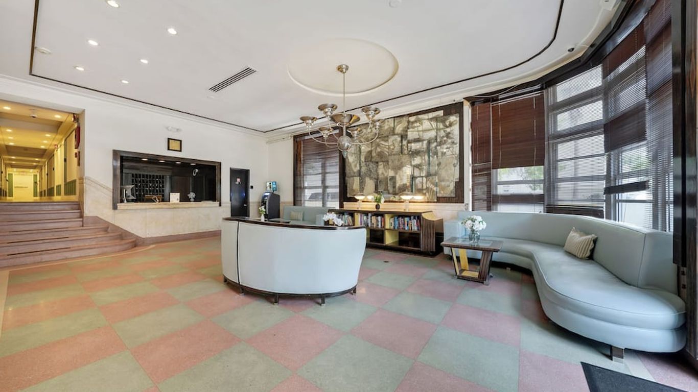 Greenview Hotel By Lowkl