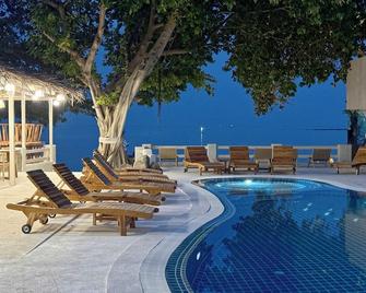 Blue Turtle Hotel Samui - קו סאמוי - בריכה