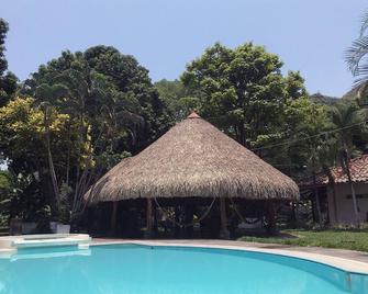 Waka Hotel Rural - Honda - Pool