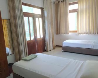 Hostel Residence Bentota - Bentota - Bedroom
