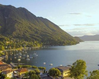 Natura tra bosco e lago - Castelveccana - Extérieur