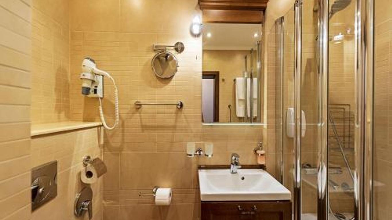 7 Pools Spa Boutique Hotel