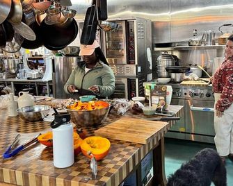 Ojai's Howard Creek Camp at Rancho Grande - Охай - Buffet