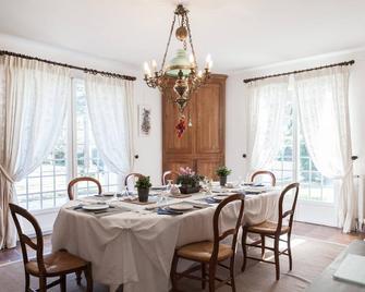 Chambre D'hôtes de Charme à 8km de St Emilion - Saint-Jean-de-Blaignac - Restaurant