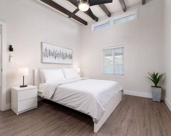 The Hideaway at Lake Ridge 1 - فورت لاودردال - غرفة نوم