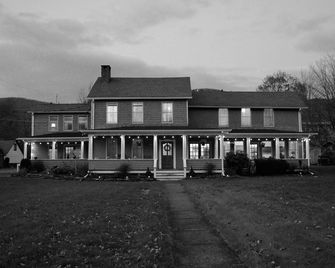 The Sedgwick House Bed & Breakfast - Hunter - Building