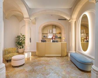 Hotel Roma - Siracusa - Front desk
